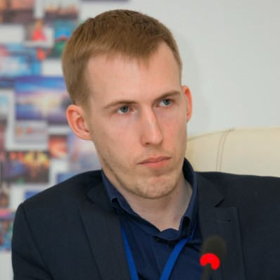 Александр Николаев