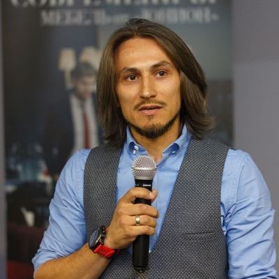 Юрий Алехно